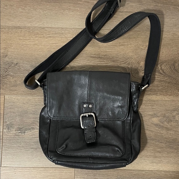 Fossil Handbags - Fossil Black Decker City Leather Crossbody Bag
